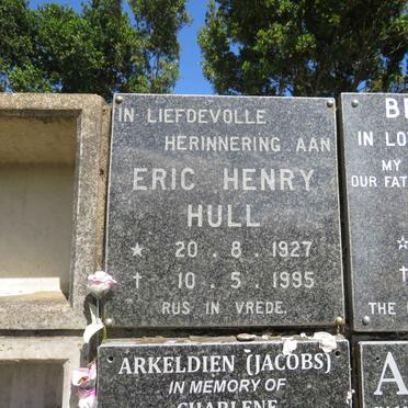 HULL Eric Henry 1927-1995