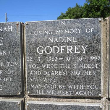 GODFREY Nadine 1963-1992