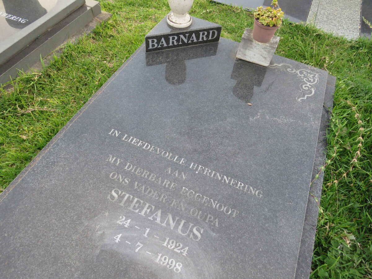 BARNARD Stefanus 1924-1998