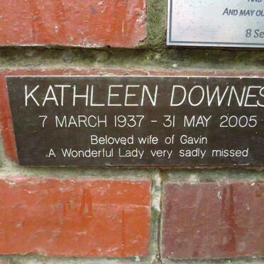 DOWNES Kathleen 1937-2005