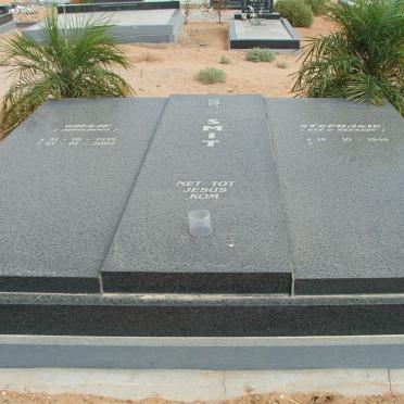 SMIT Gielie 1939-2002 &amp; Stephanie O'KENNEDY 1946-