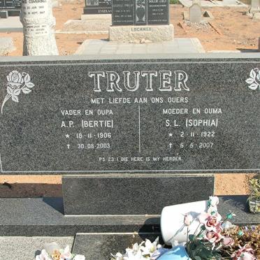 TRUTER A.P. 1906-2003 &amp; S.L. 1922-2007