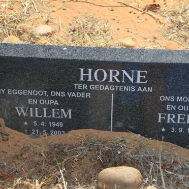 HORNE Willem 1949-2003 &amp; Freda 1949-