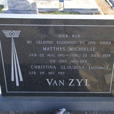 ZYL Matthys Michielse, van 1910-1978 &amp; Christina Gloudina AGENBAG 1913-