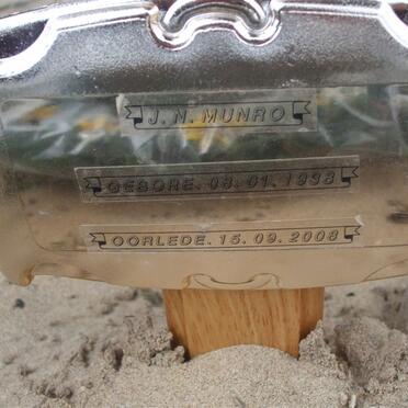 MUNRO J.N. 1938-2008