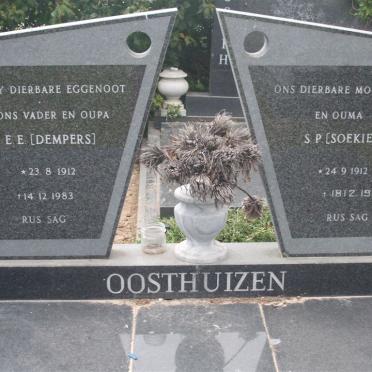 OOSTHUIZEN E.E. 1912-1983 &amp; S.P. 1912-1998 