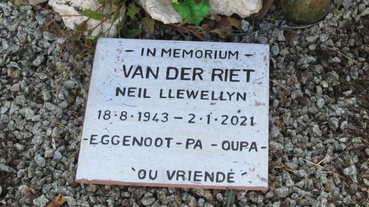 RIET Neil Llewellyn, van der 1941-2021