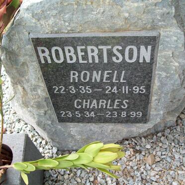 ROBERTSON Charles 1934-1999 &amp; Ronell 1935-1995