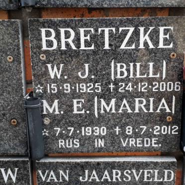 BRETZKE W.J. 1925-2006 &amp; M.E. 1930-2012