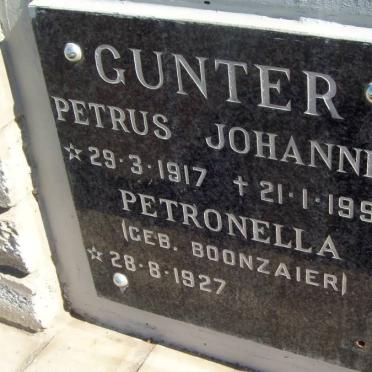 GUNTER Petrus Johannes 1917-199 &amp; Petronella nee BOONZAIER 1927-