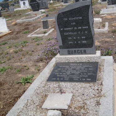 BURGER Coenraad F.J.M. 1901-1969 :: BURGER Catharina Wilhelmina Christina nee ENGELBRECHT 1929-1992 - see description for rest