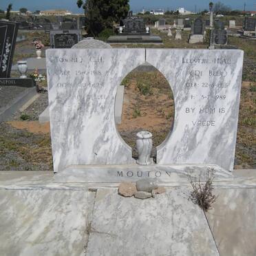 MOUTON C.H. 1918-1991 &amp; H.A.E. DE BEER 1915-1989