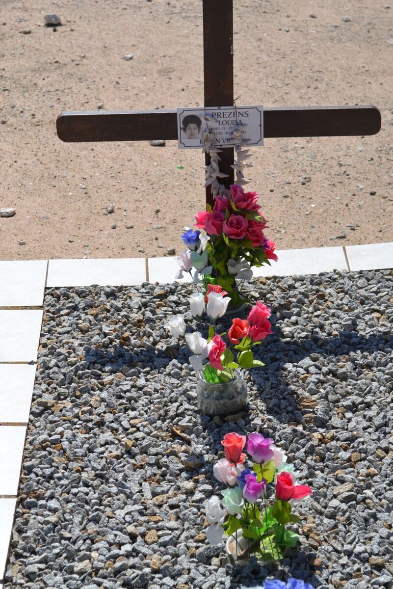 PREZENS Louisa -1995