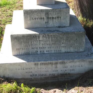 DAVIES Richard Alfred :: CHUDLEIGH Rosemary nee DAVIES 1913-1984 :: DAVIES Marjorie May 1903-19?5