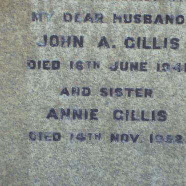 GILLIS John A.  -1941 ::  GILLIS Annie  -1952