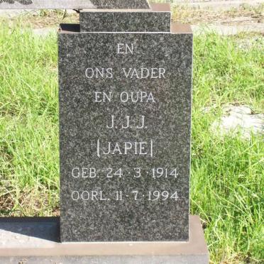 GELDENHUYS J.J.J. 1914-1994 &amp; Elizabeth Maria NIEMAND 1914-1977