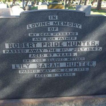 HUNTER Robert Pride -1947 &amp; Lily Sarah -1975