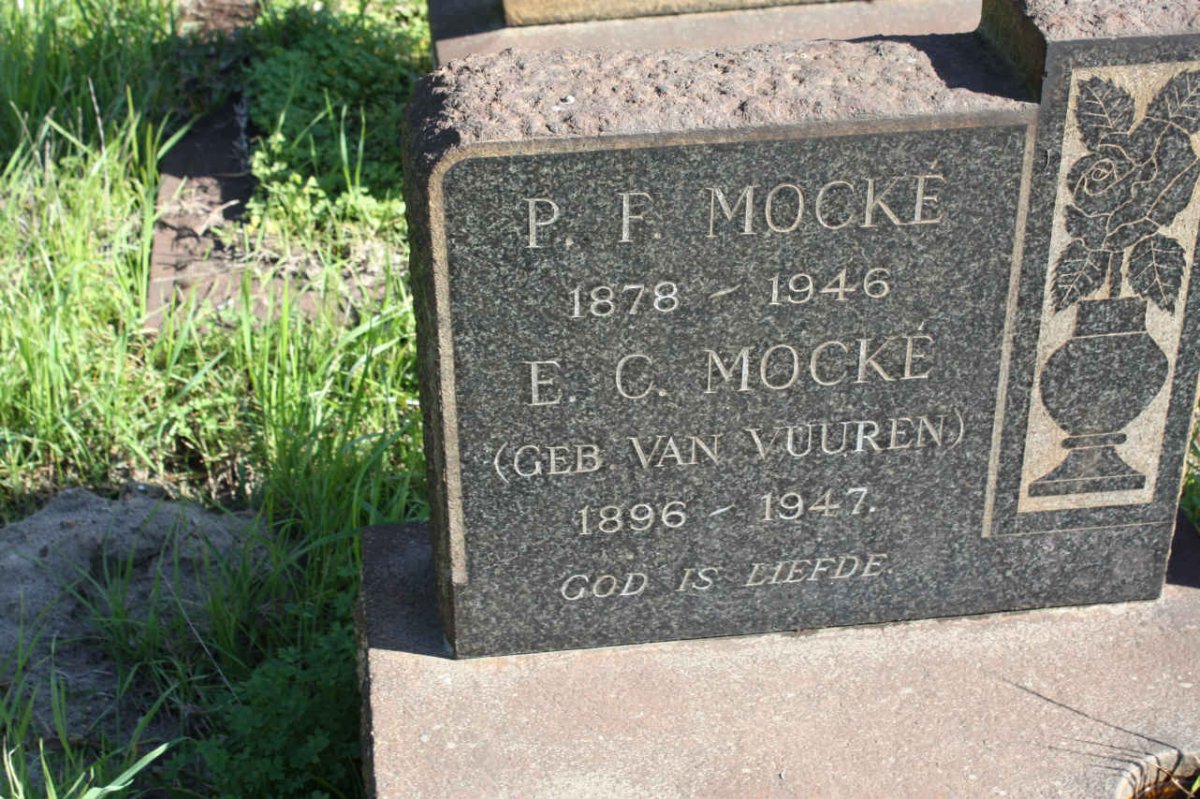 MOCKE P.F. 1878-1946 &amp; E.C. VAN VUUREN 1896-1947