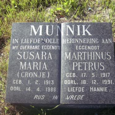 MUNNIK Marthinus Petrus 1917-1991 &amp; Susara Maria CRONJE 1913-1988