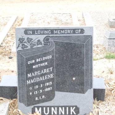 MUNNIK Margaret Magdalene 1913-1987
