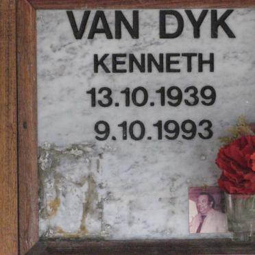 DYK Kenneth, van 1939-1993