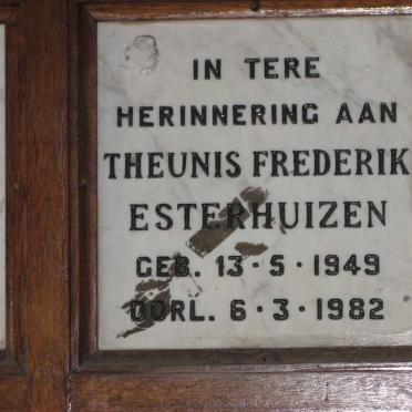 ESTERHUIZEN Theunis Frederik 1949-1982