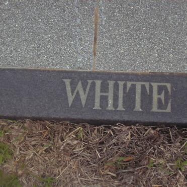 WHITE Leslie 1921-1990