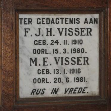 VISSER F.J.H. 1910-1980 &amp; M.E. 1916-1981