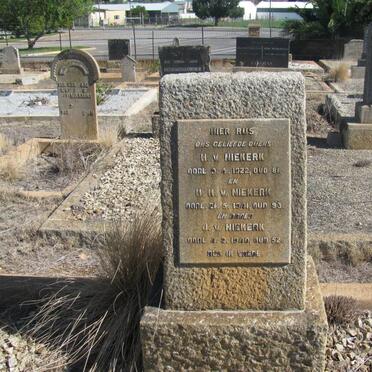 N - Vanne :: Surnames - N