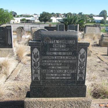 SMUTS Daniel Bresler 1879-1957 &amp; Aletta Cornelia HANEKOM -1942