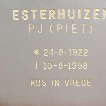 ESTERHUIZEN P.J. 1922-1998