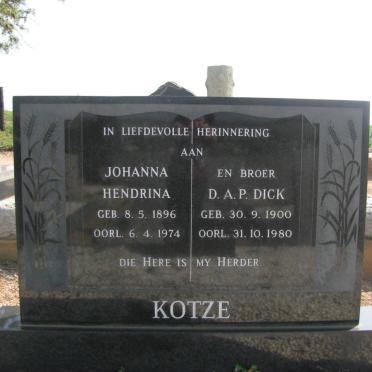 KOTZE Johanna Hendrina 1896-1974 :: KOTZE D.A.P. 1900-1980 :: KOTZE Dirk J.1920-2007 &amp; Koosie 1917-1985 