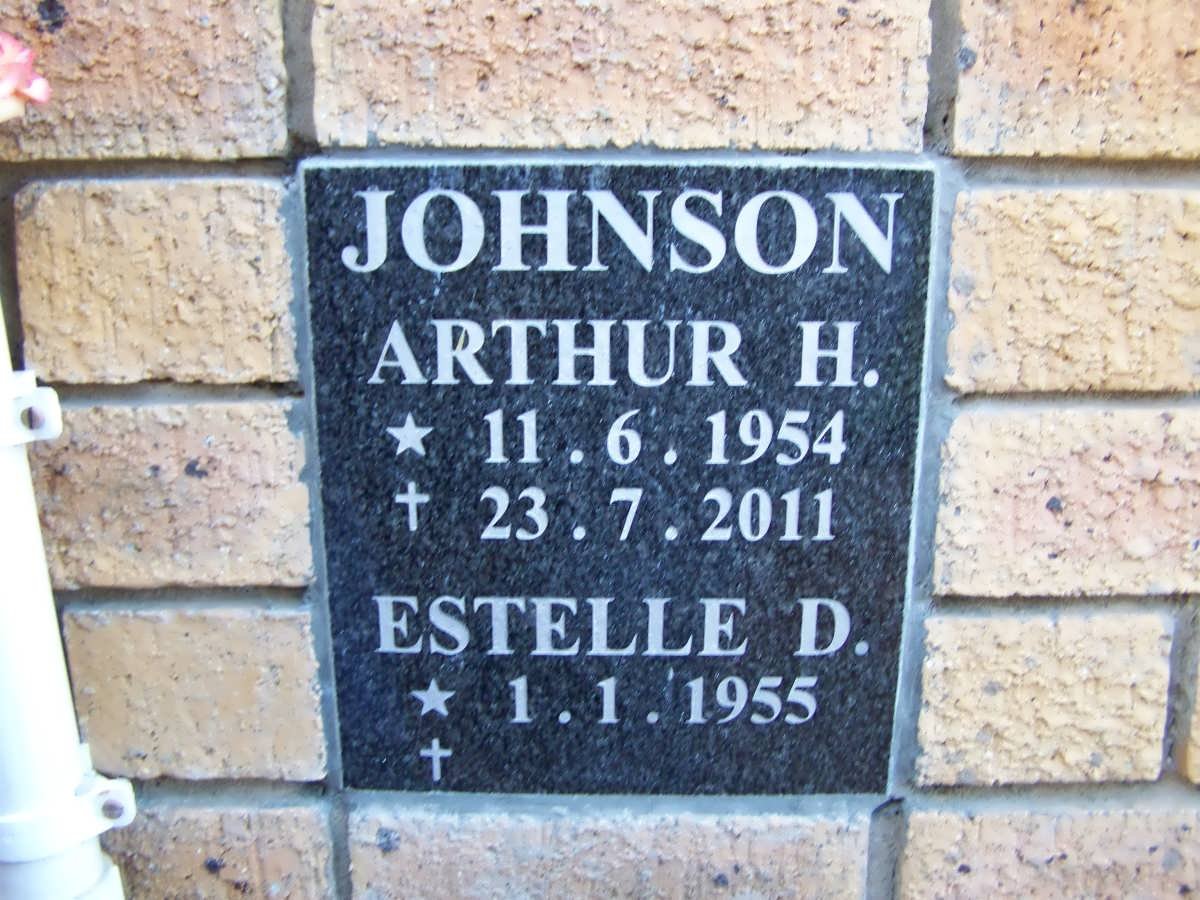 JOHNSON Arthur H. 1954-2011 &amp; Estelle D. 1955-