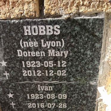 HOBBS Ivan 1923-2016 &amp; Doreen Mary LYON 1923-2012