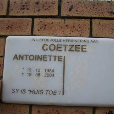 COETZEE Antoinette 1954-2004