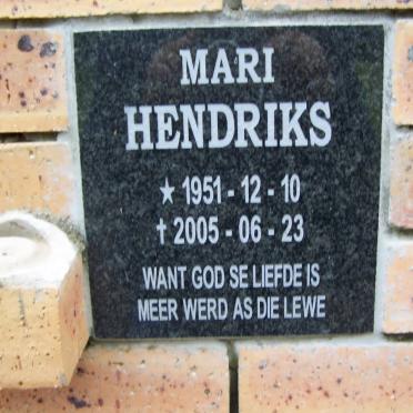 HENDRIKS Mari 1951-2005