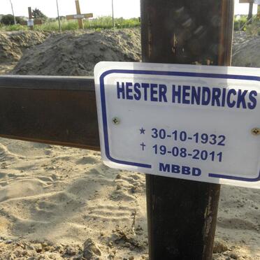 HENDRICKS Hester 1932-2011