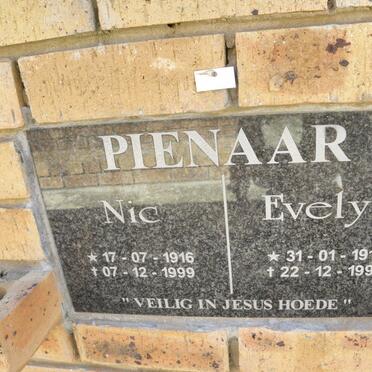 PIENAAR Nic 1916-1999 &amp; Evelyn 1912-1996