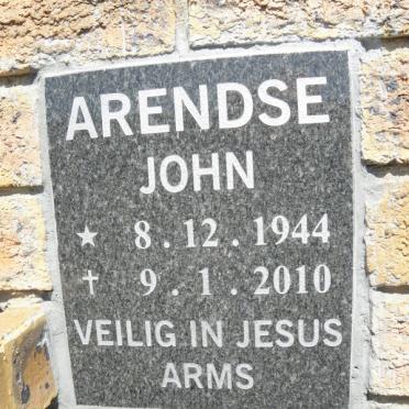 ARENDSE John 1944-2010