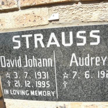 STRAUSS David Johann 1931-1995 &amp; Audrey 1929-