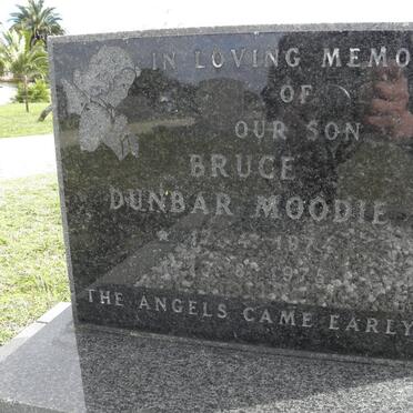 MOODIE Bruce Dunbar 1974-1975