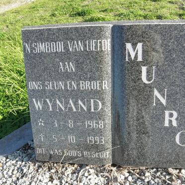 MUNRO Wynand 1968-1993
