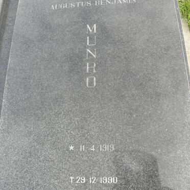 MUNRO Augustus Benjamin 1919-1990