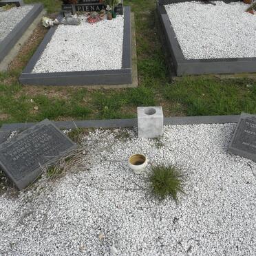 VOS Thomas Johan Brown, de 1921-1983 &amp; Aletta Cornelia 1921-2002