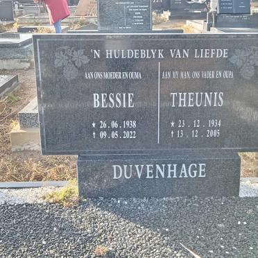 DUVENHAGE Theunis 1934-2005 &amp; Bessie 1938-2022