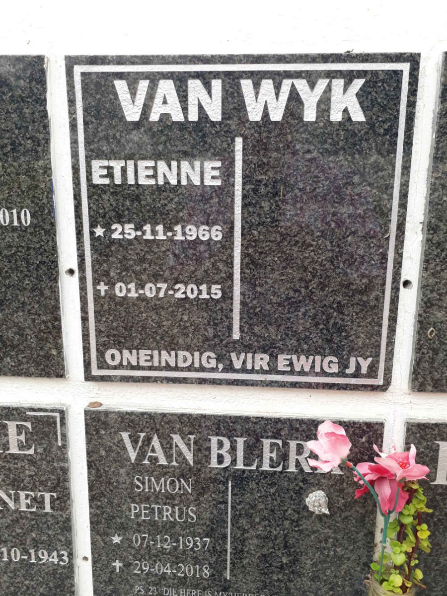 WYK Etienne, van 1966-2015