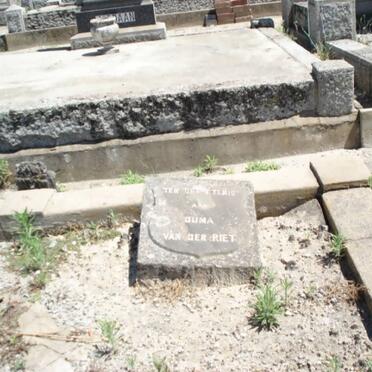 RIET Ouma, van der