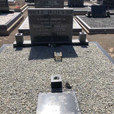 ROES Andries Stephanus, le 1921-1993 &amp; Maria Aletta VAN NIEKERK 1916-1993 :: SNYMAN Berrie 1946-2007 &amp; Marita 1949-