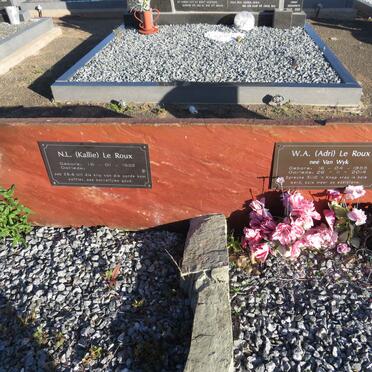 ROUX N.L., le 1953- & W.A. VAN WYK 1955-2014