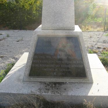 4. Gedenknaald/Memorial